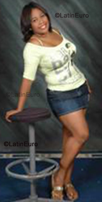 Date this athletic Dominican Republic girl Anyela from Santo Domingo N-1443