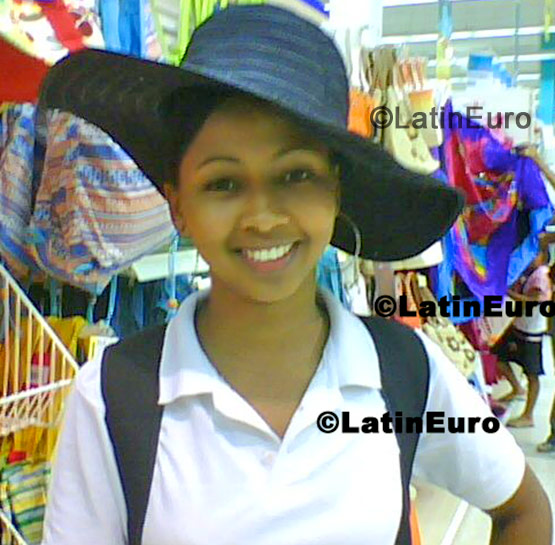 Date this good-looking Dominican Republic girl Gabriela from Santo Domingo N-1447