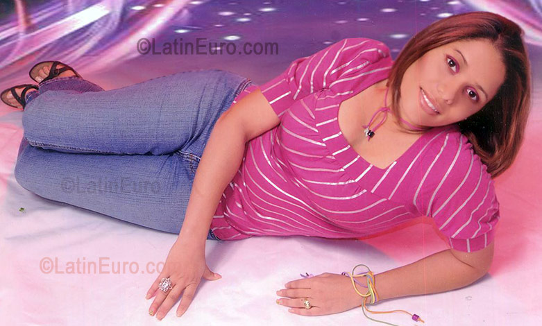 Date this sultry Dominican Republic girl Milagros from Hato Mayor N-1461