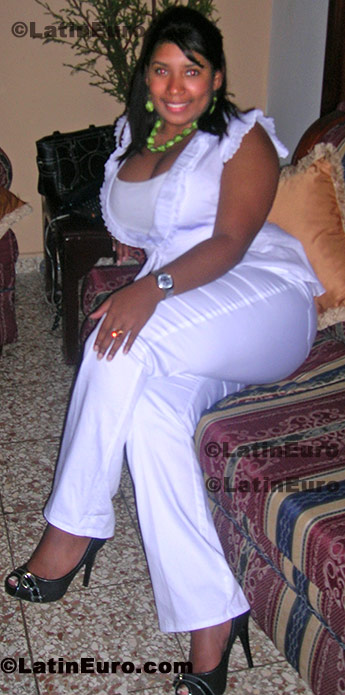 Date this sensual Dominican Republic girl Noelia from Santo Domingo N-1463