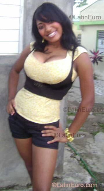 Date this funny Dominican Republic girl Yohanna from  N-1513
