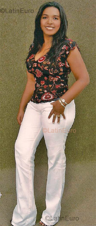 Date this pretty Dominican Republic girl Maria from Bonao N-1514