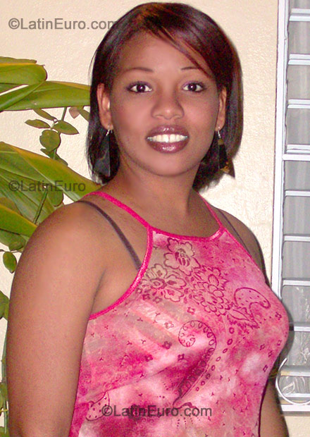 Date this hard body Dominican Republic girl Lucy from Bani N-1520