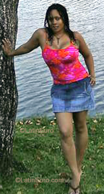 Date this good-looking Dominican Republic girl Ada from Santiago N-1553