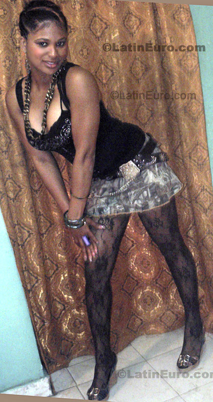 Date this georgeous Dominican Republic girl Arlenis from San Pedro De Macoris N-1591