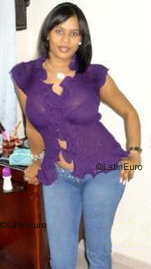 Date this foxy Dominican Republic girl Johanna from  N-1597