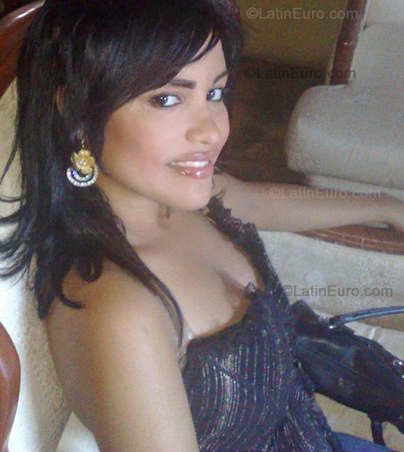 Date this sultry Dominican Republic girl Kety from Santo Domingo N-1600