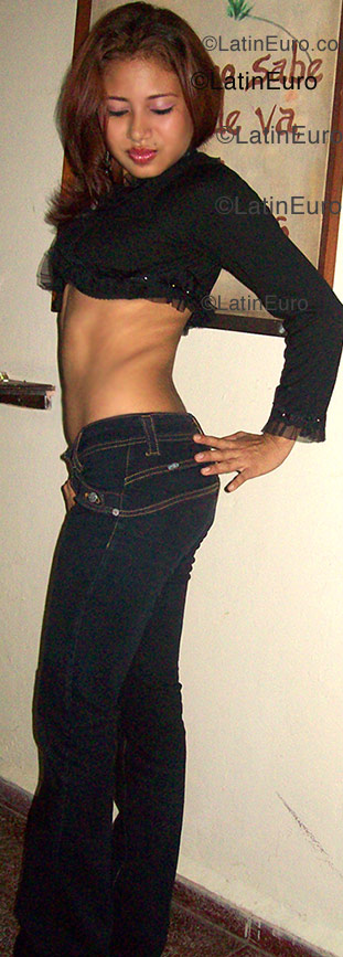Date this stunning Honduras girl Nahomy from  N-168