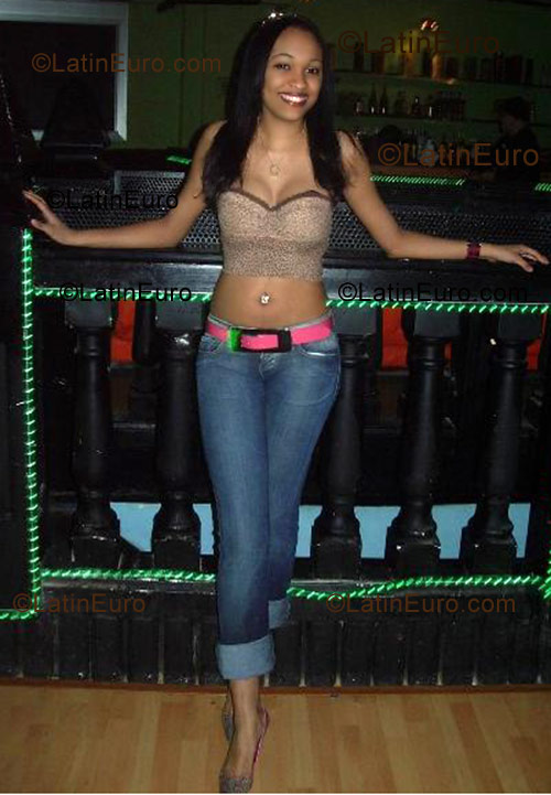 Date this athletic Any Country girl Rosa from  N-282
