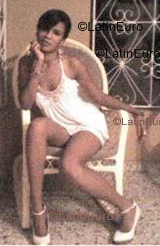 Date this sensual Dominican Republic girl Wanda from  N-326