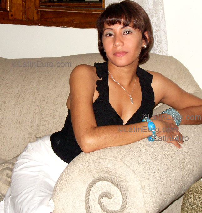 Date this lovely Any Country girl Crismelly from San Francisco de Macoris N-36