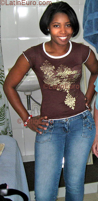 Date this sensual Dominican Republic girl Juley from Santo Domingo  N-46
