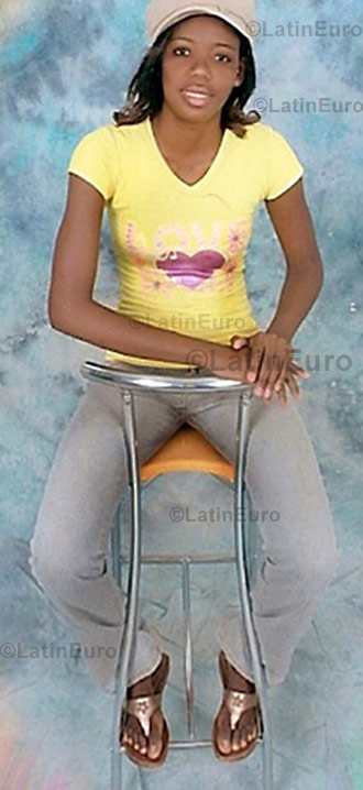 Date this good-looking Dominican Republic girl Julissa- from  N-483