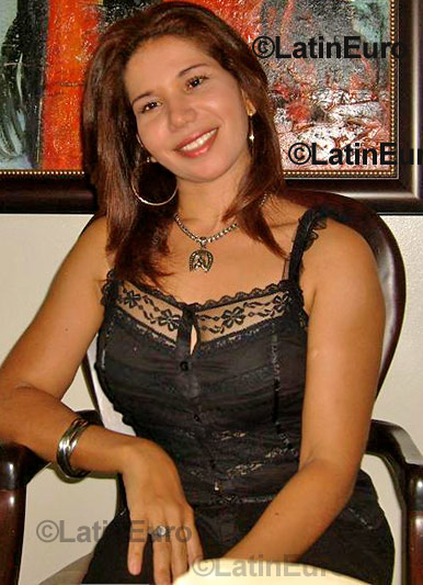 Date this beautiful Dominican Republic girl Virginia from Santo Domingo N-539