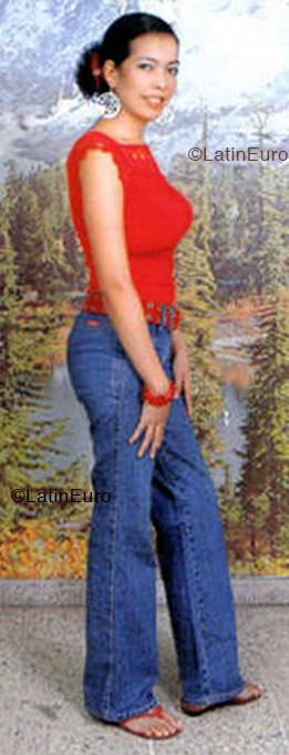 Date this georgeous Dominican Republic girl Alejandrina from Santo Domingo N-55
