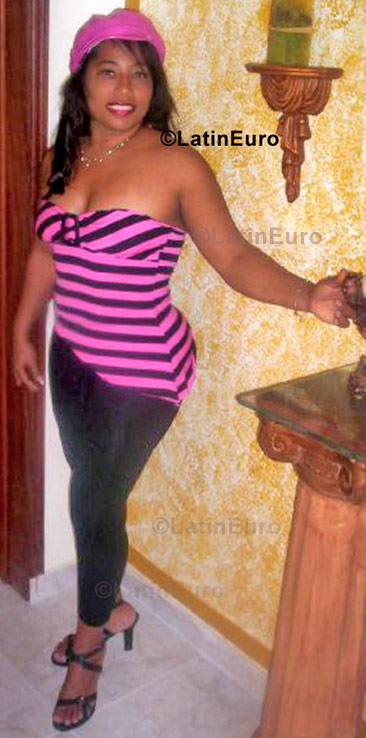 Date this delightful Dominican Republic girl Fatima from San Cristobal N-630