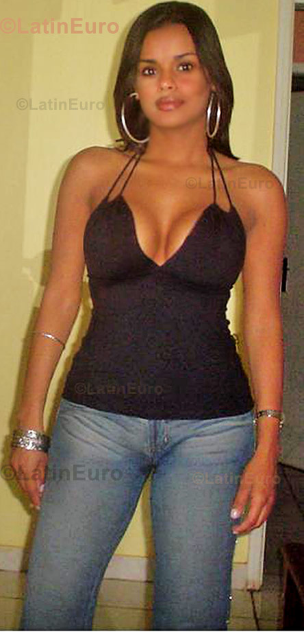 Date this stunning Any Country girl Alessandra from San Pedro Sula N-632