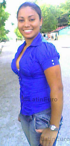Date this stunning Any Country girl Yinet from Santo Domingo N-694
