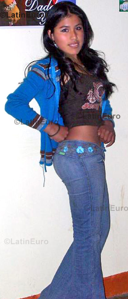 Date this cute Peru girl Judit from Cusco N-703
