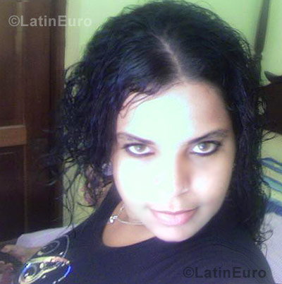 Date this good-looking Dominican Republic girl Stefany from Santiago N-710