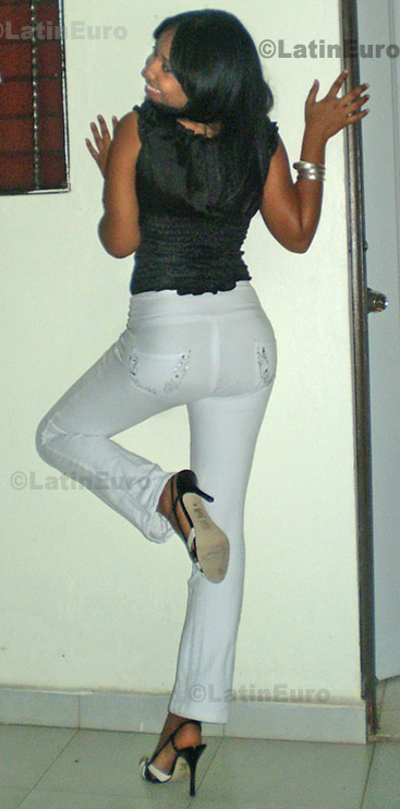 Date this funny Dominican Republic girl Fanny from Santiago N-718