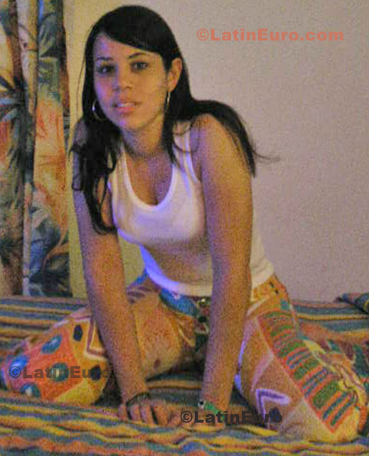 Date this foxy Dominican Republic girl Verenisse- from Santiago N-769