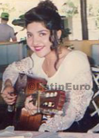 Date this hot Any Country girl Gladys from Cancun N-824