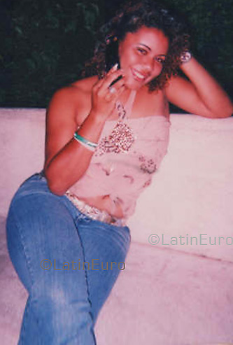 Date this voluptuous Colombia girl Casilda from Maria Trinidad Sanchez N1026