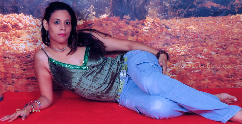 Date this delightful Dominican Republic girl Yudith from Santiago N1027
