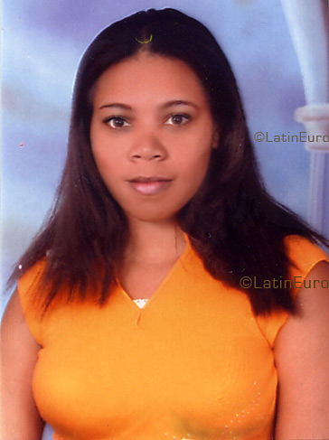 Date this young Dominican Republic girl Diana from Santo Domingo N1033