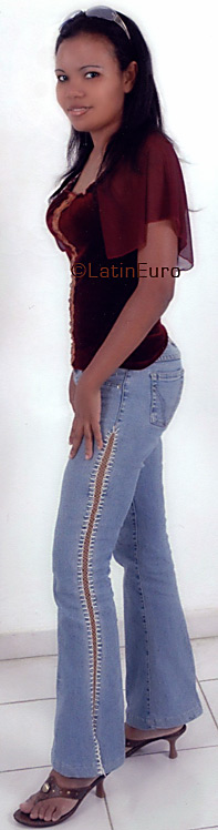 Date this athletic Dominican Republic girl Anny from Santiago N1047