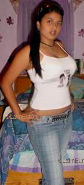 Date this nice looking Dominican Republic girl Maritza from Santiago N1247