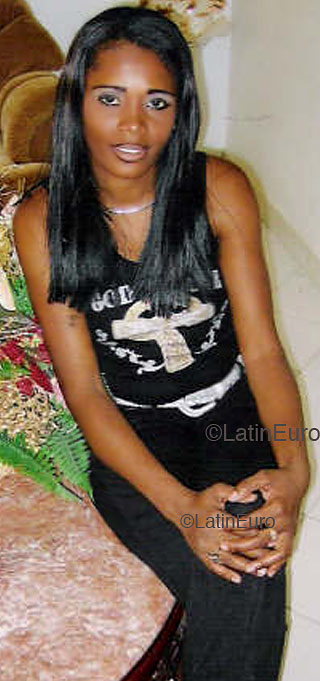 Date this funny Dominican Republic girl Francisca from Santo Domingo N1341