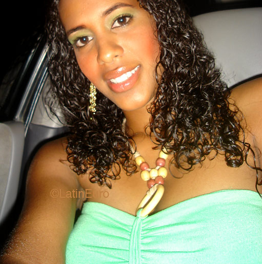 Date this happy Dominican Republic girl Jenny from Santiago N1375