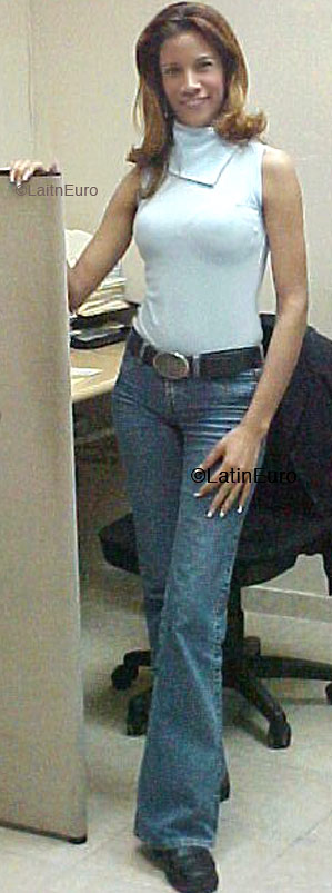 Date this hard body Dominican Republic girl Cesarina from  N1476