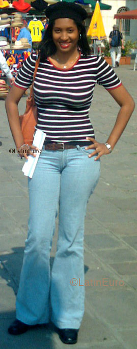 Date this good-looking Dominican Republic girl Mirtha from Santo Domingo N1483