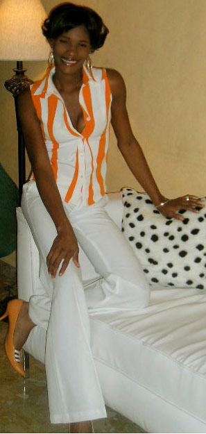 Date this cute Dominican Republic girl Carlolina from Santo Domingo N1536