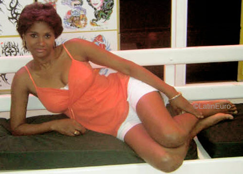 Date this beautiful Dominican Republic girl Consuelo from Santo Domingo N1563