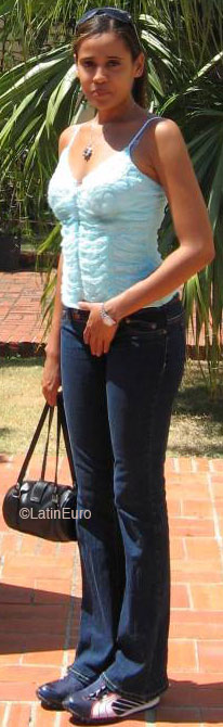Date this stunning Dominican Republic girl Scarlet from Santo Domingo N1588