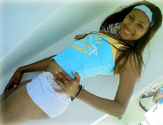 Date this fun Dominican Republic girl Ameuris from Santo Domingo N1594