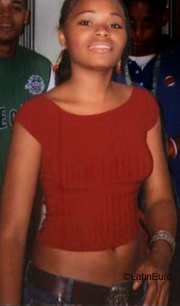 Date this pretty Dominican Republic girl Paola from Santo Domingo N1606
