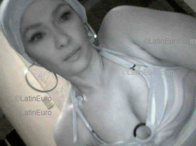 Date this georgeous Dominican Republic girl Paloma from Santo Domingo N167