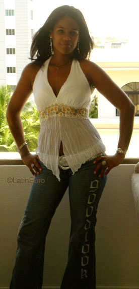 Date this attractive Dominican Republic girl Yisel from San Cristobal N1714