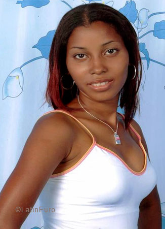 Date this nice looking Dominican Republic girl Alexandra from San Cristobal N1847