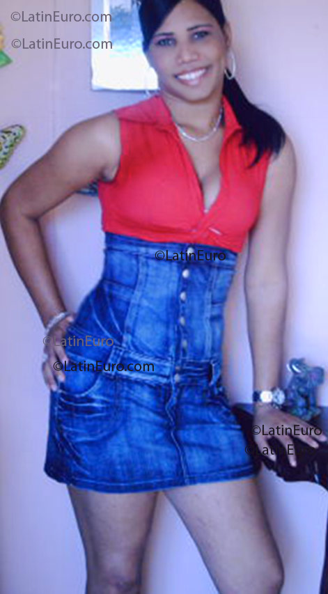 Date this voluptuous Any Country girl Fior from  N190