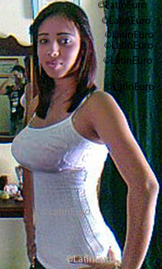 Date this georgeous Dominican Republic girl Midali from Santiago N195