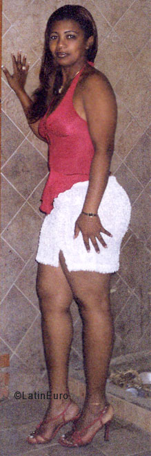 Date this hard body Dominican Republic girl Viola from Santiago N1987