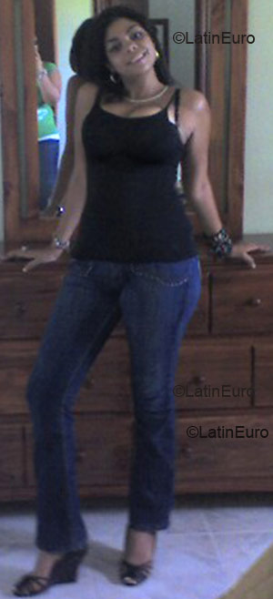 Date this tall Any Country girl Pamela from Santo Domingo N19