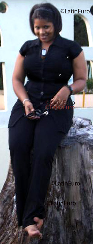 Date this athletic Dominican Republic girl Santa from Higuey N201