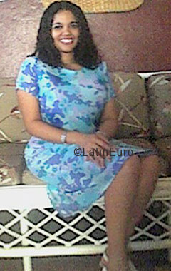 Date this attractive Dominican Republic girl Ingrid> from Santiago N2028